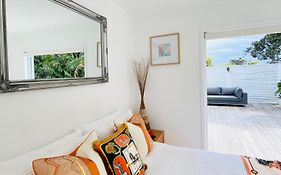 Surfdale Serenity - Bed & Breakfast